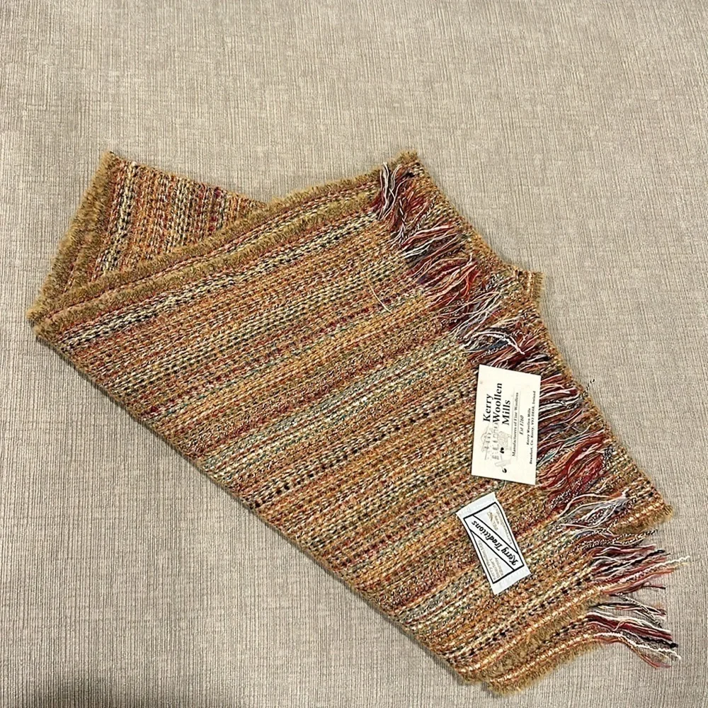 Kerry Woolen Mills Women’s multicolor lambs wool scarf